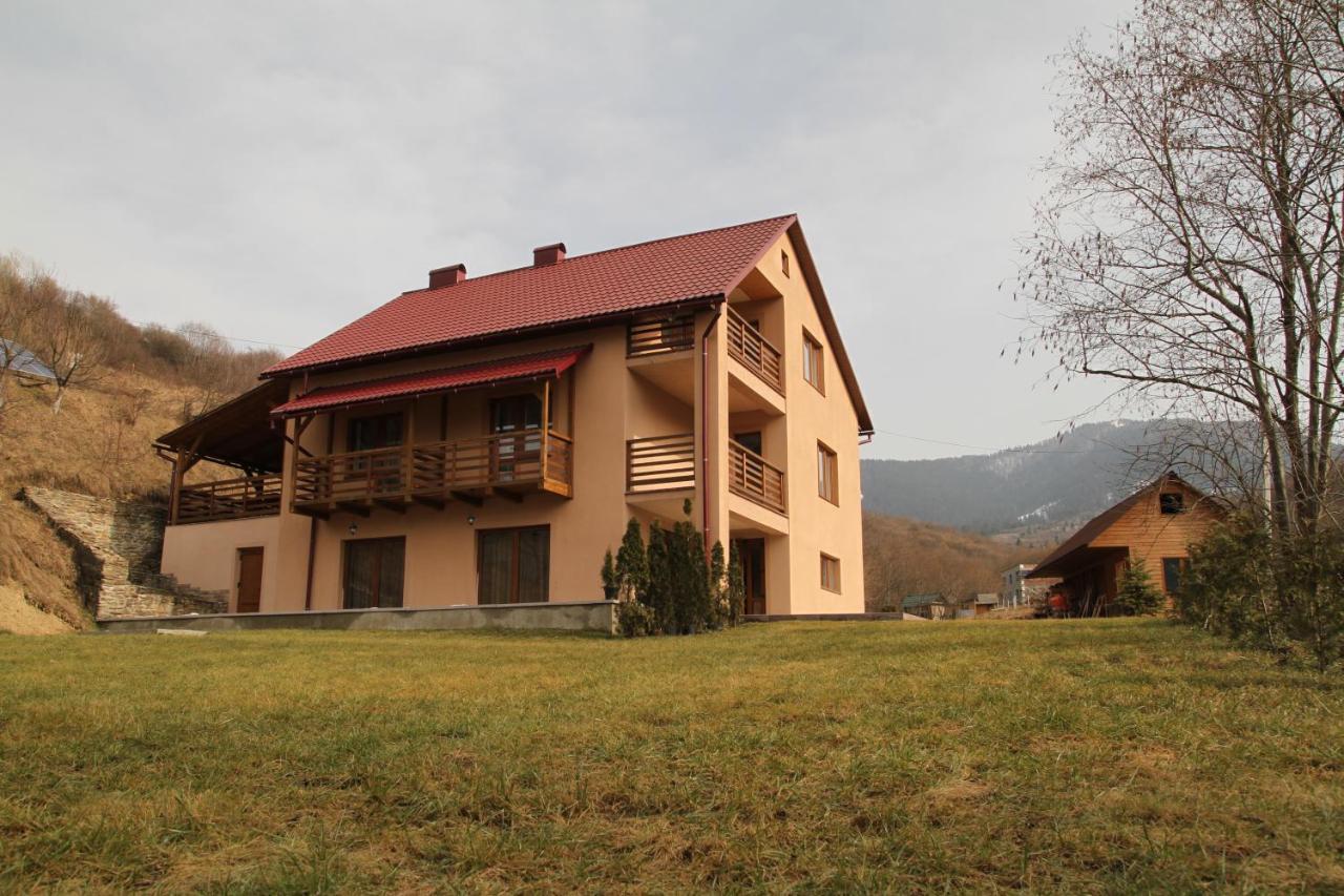 Купецький Двір Hotel Mizhhirya  Eksteriør billede