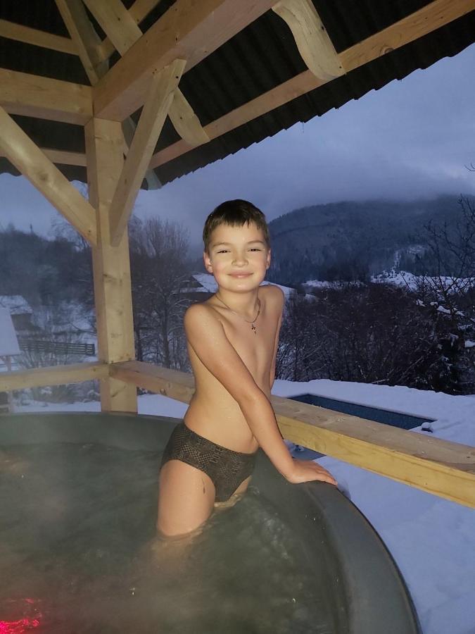 Купецький Двір Hotel Mizhhirya  Eksteriør billede