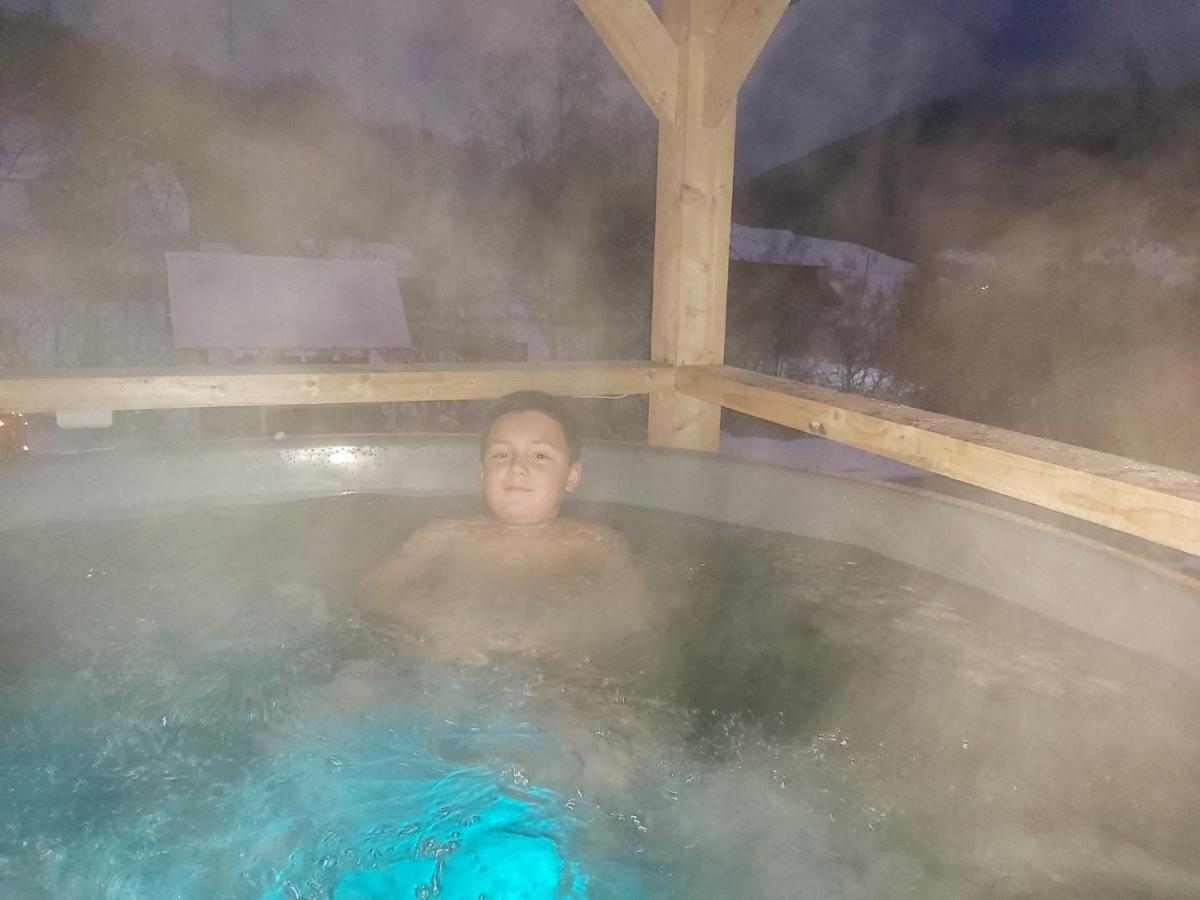 Купецький Двір Hotel Mizhhirya  Eksteriør billede