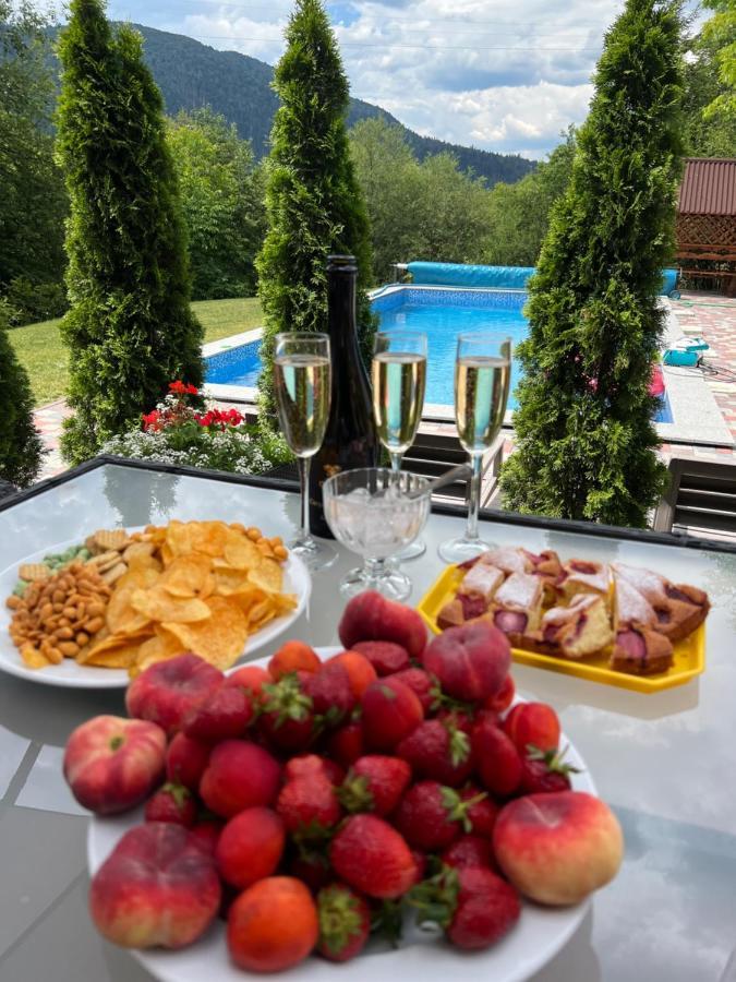 Купецький Двір Hotel Mizhhirya  Eksteriør billede